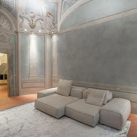 Prestigioso Palazzo Fiorentino Casa vacanze *